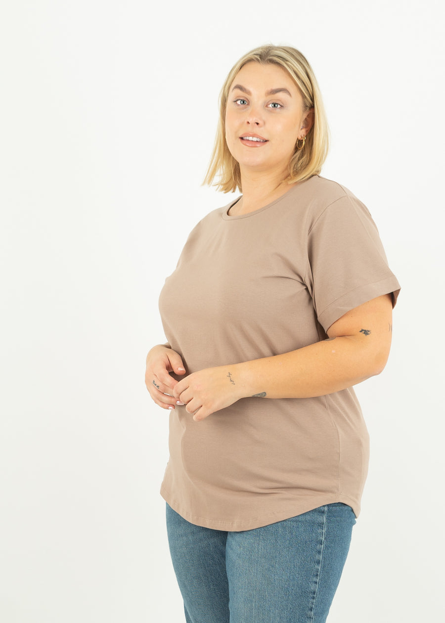 Unser Model Anna ist 176 cm groß und trägt Größe 2XL.#